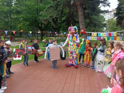 Ваканция здравей - Пъстър карнавал - ДГ 15 Чучулига - София, Свобода