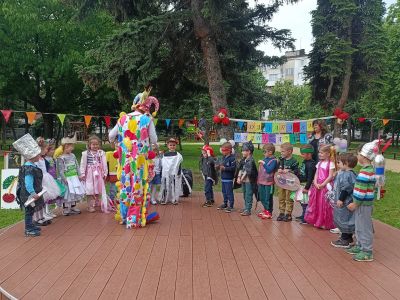 Ваканция здравей - Пъстър карнавал - ДГ 15 Чучулига - София, Свобода