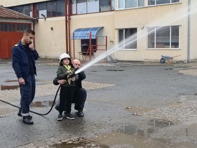 Малки пожарникари - ДГ 15 Чучулига - София, Свобода