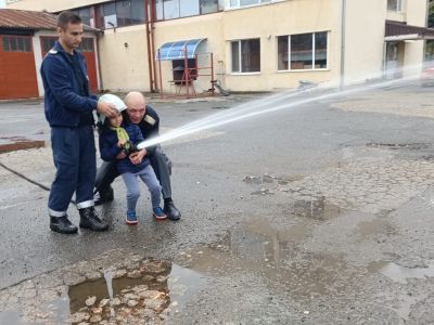 Малки пожарникари - ДГ 15 Чучулига - София, Свобода