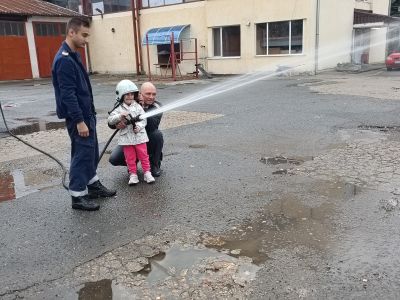 Малки пожарникари - ДГ 15 Чучулига - София, Свобода