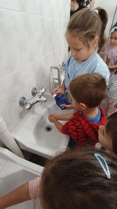 Световен ден на чистите ръце - 15.10.2024г.,  гр. "Бонбон"  и гр. "Детелина" - ДГ 15 Чучулига - София, Свобода
